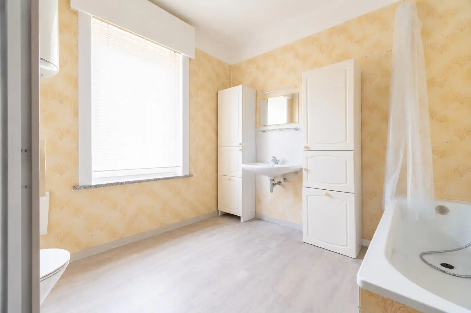 Te koop: ruime woning met veel potentieel in Houthulst 🏡 foto 10