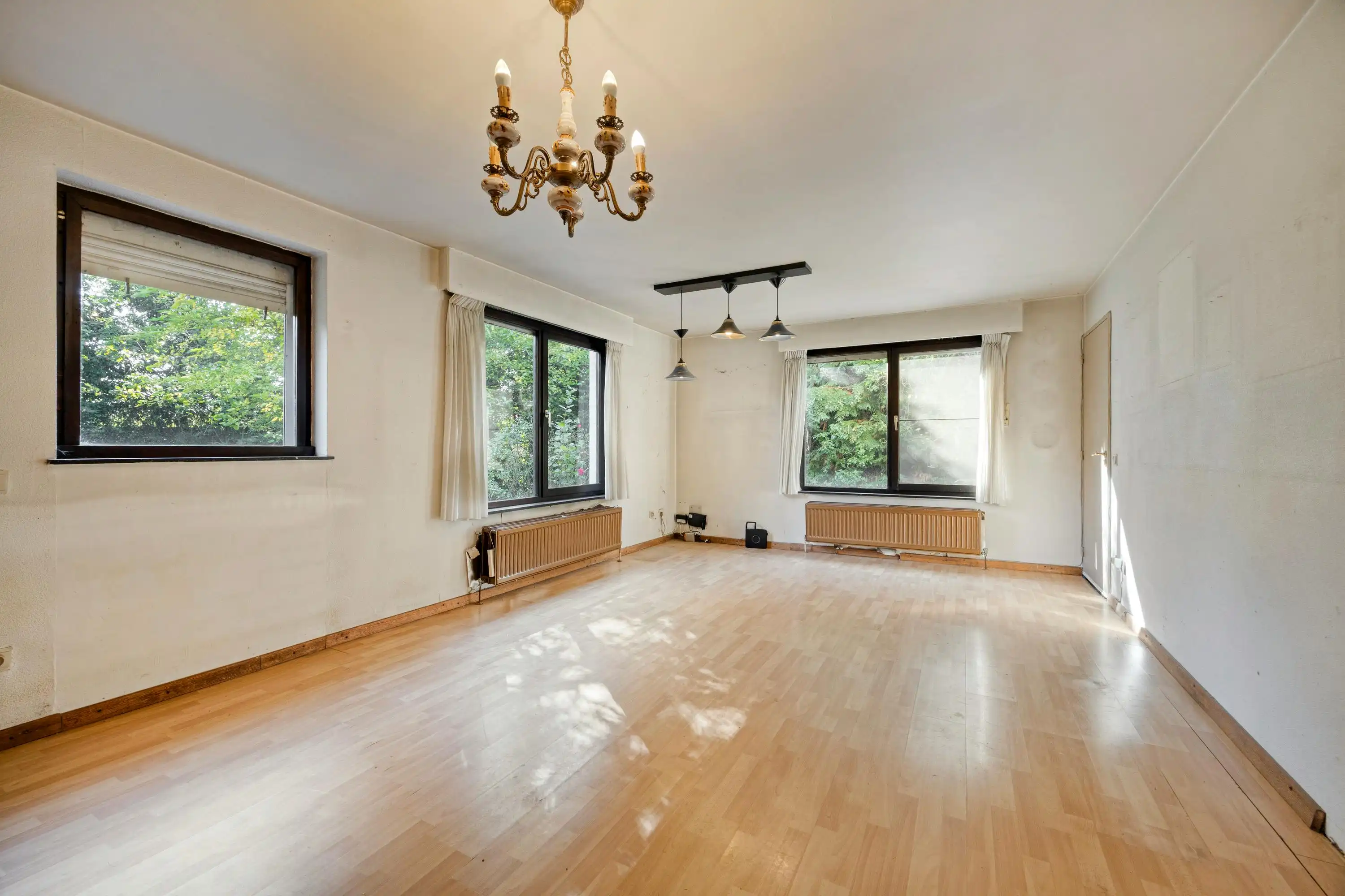 Goed gelegen, te renoveren huis te koop in Lichtaart foto 6