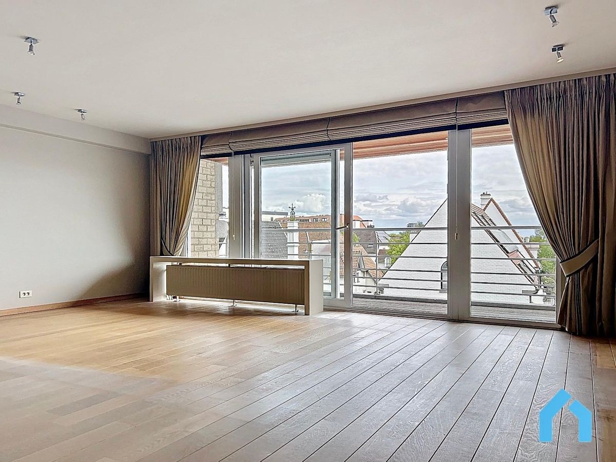 Instapklaar, zuidgericht appartement met 3 slaapkamers te huur! foto 2
