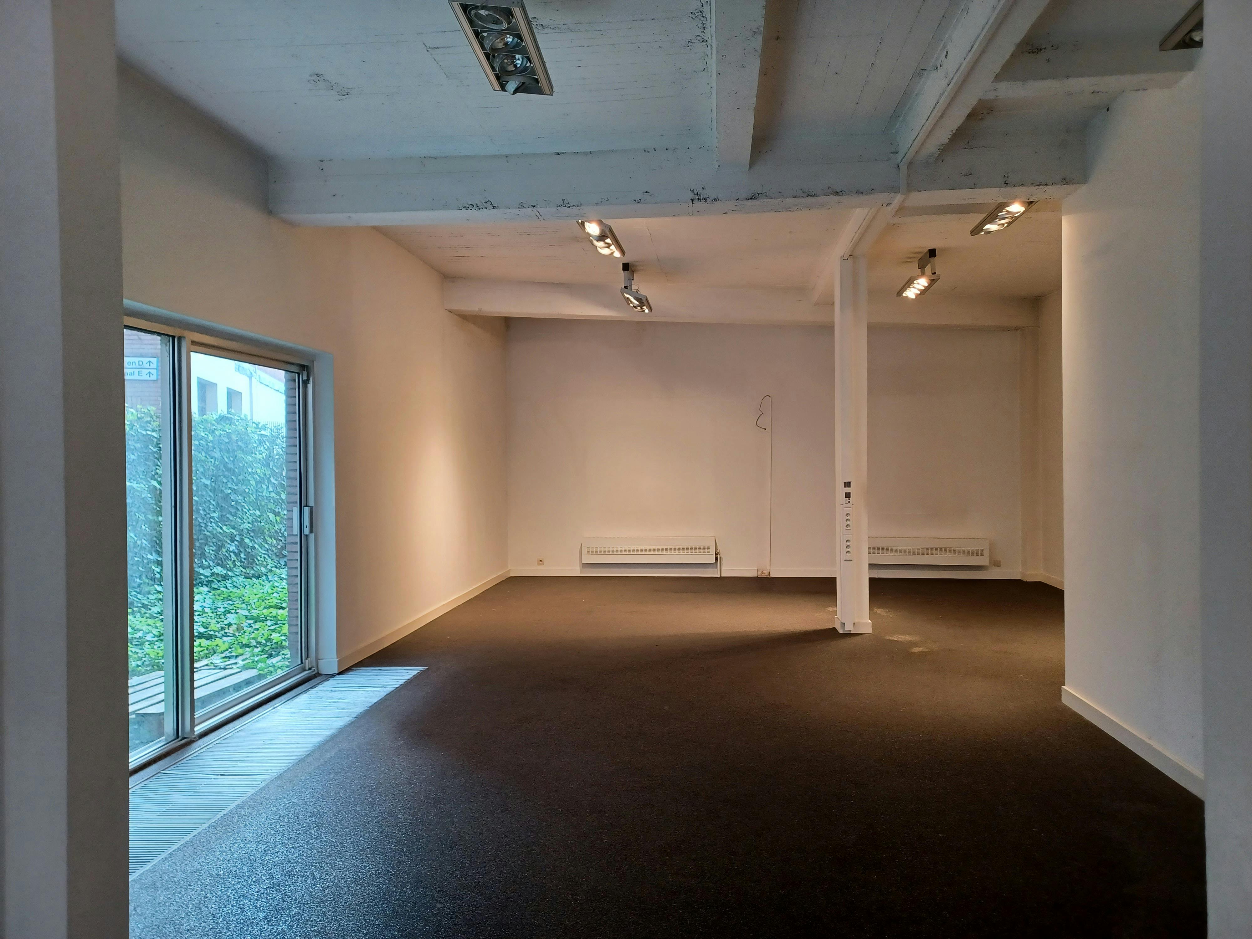 Handelspand te koop in centrum Brasschaat! foto 8
