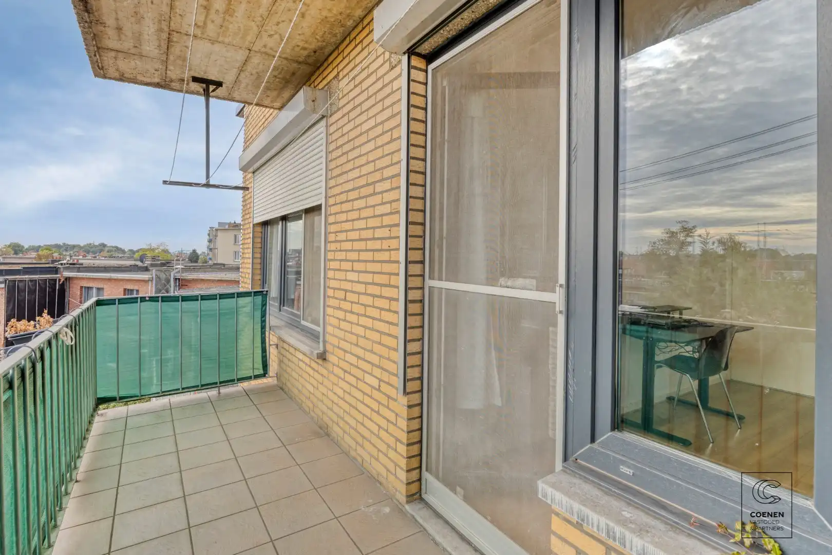 Ruim appartement van 104 m² met drie slaapkamers op centrale ligging te Merksem! foto 14