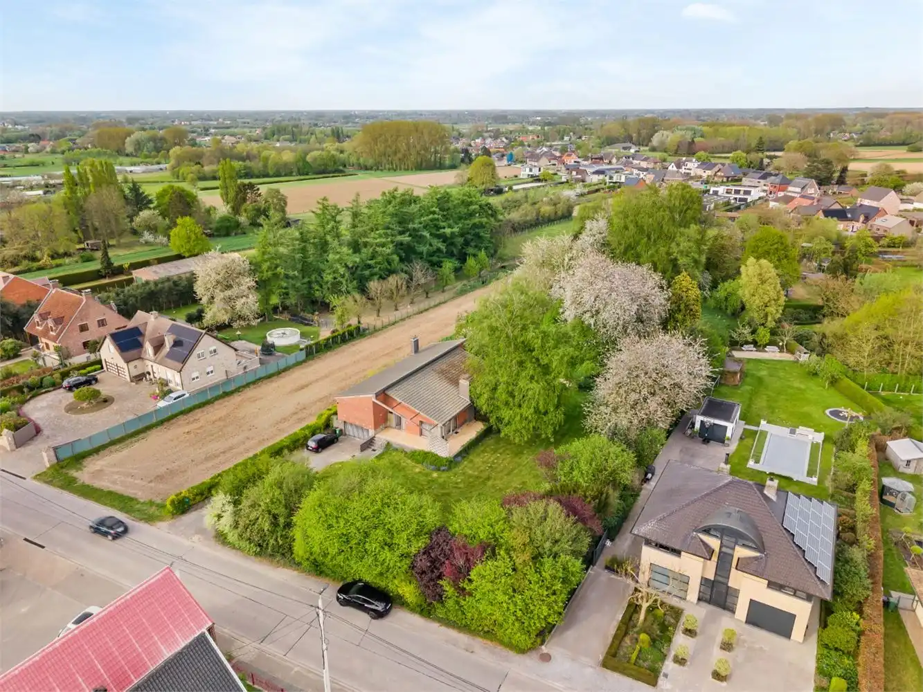 UNIEK GELEGEN BOUWGROND OMGEVEN DOOR GROEN foto 2