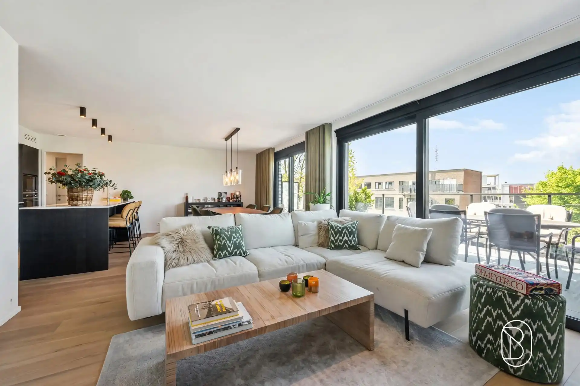 Mooi appartement met zuidgericht terras in centrum Waregem foto 2