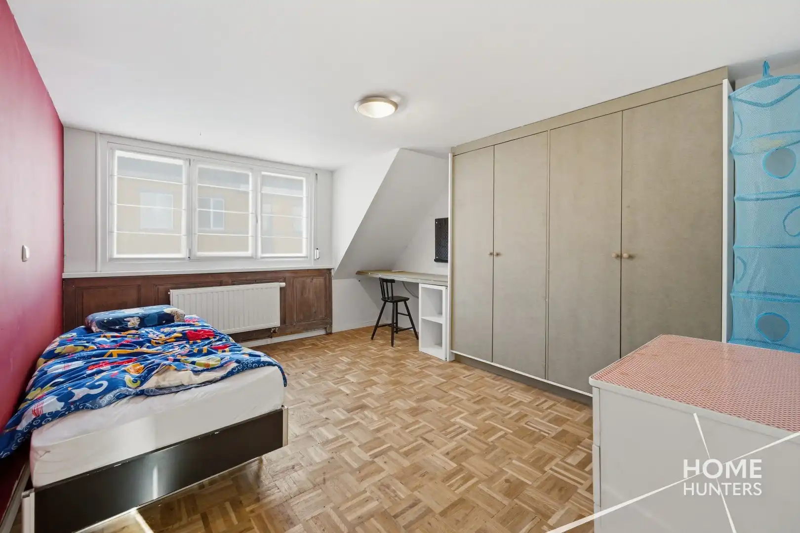 Prachtig gerenoveerde woning met 4 slaapkamers en een ruime tuin vlak bij het historische hart van Ieper! foto 22