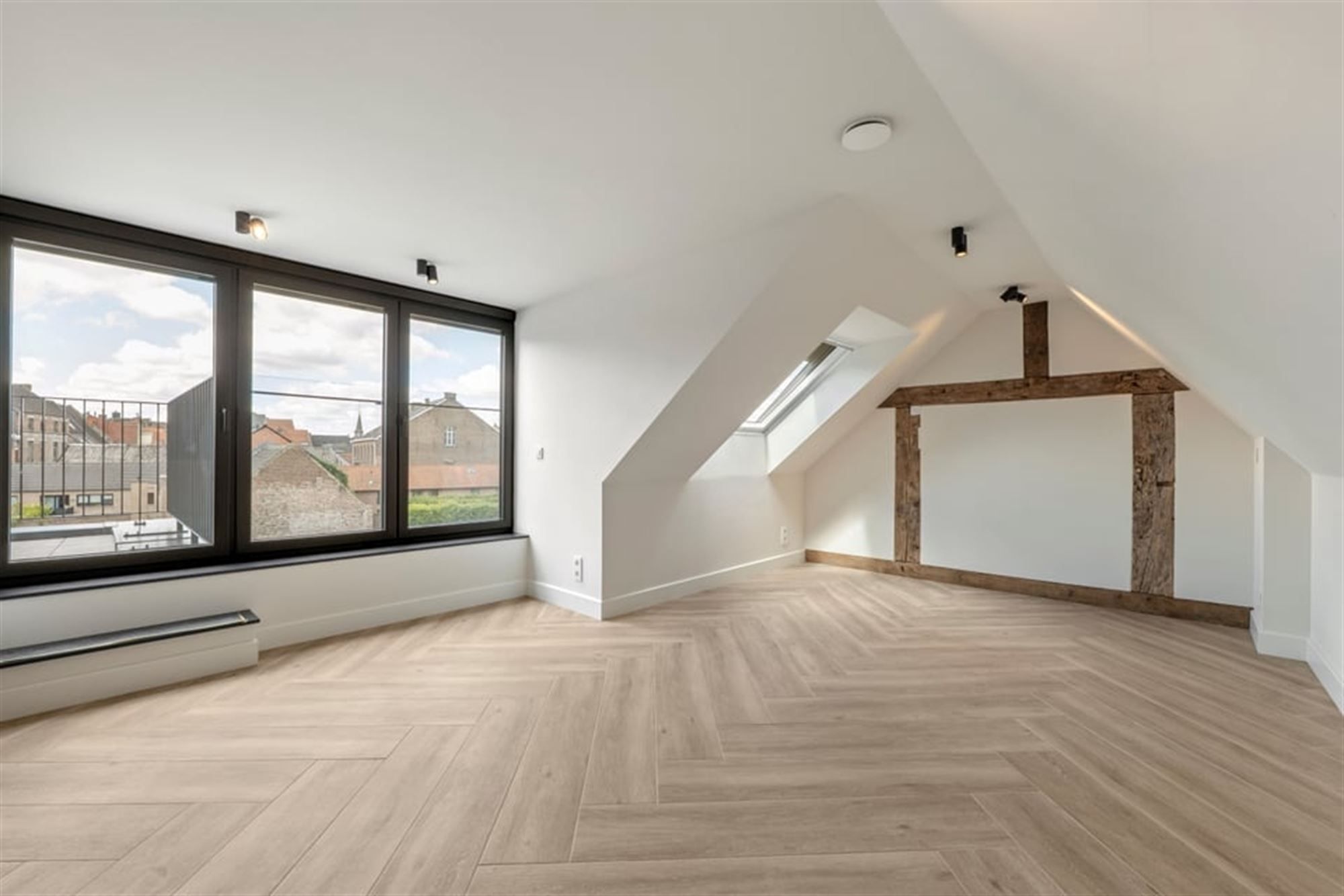 PRACHTIG GERENOVEERD APPARTEMENT MET 2 TERRASSEN TE HUUR MIDDENIN HET CENTRUM VAN SINT-TRUIDEN  foto 18
