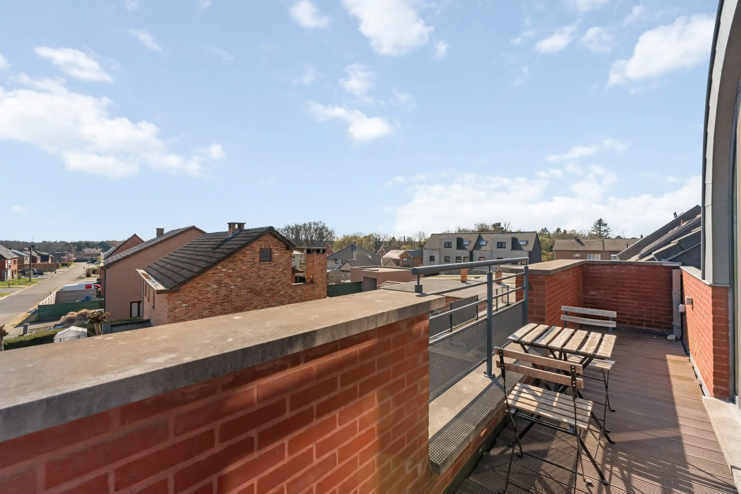 Zonnige bel-etage met dubbele garage en groot terras vlakbij het centrum van Heusden foto 23