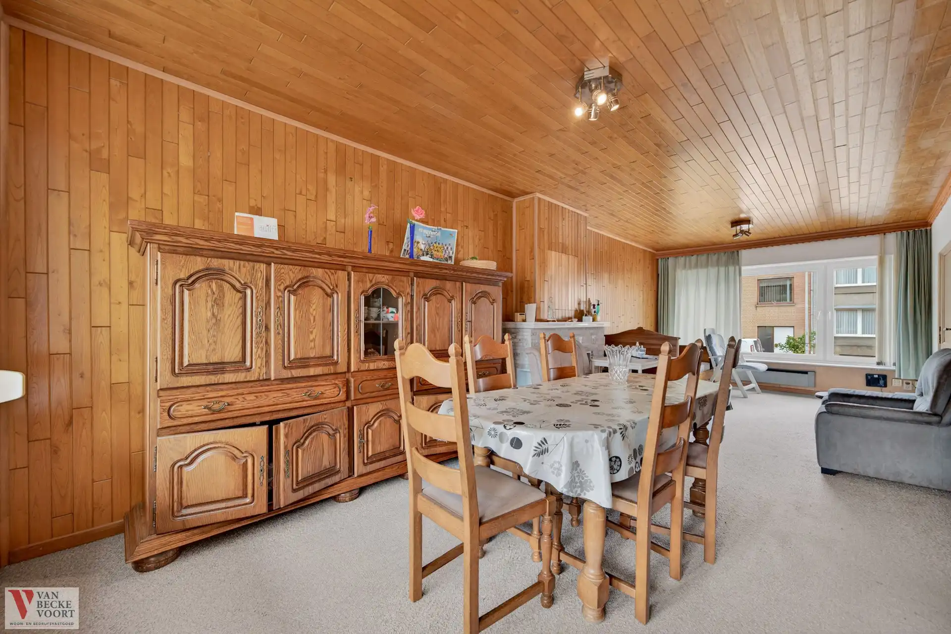 Te renoveren bel-etagewoning met garage foto 2