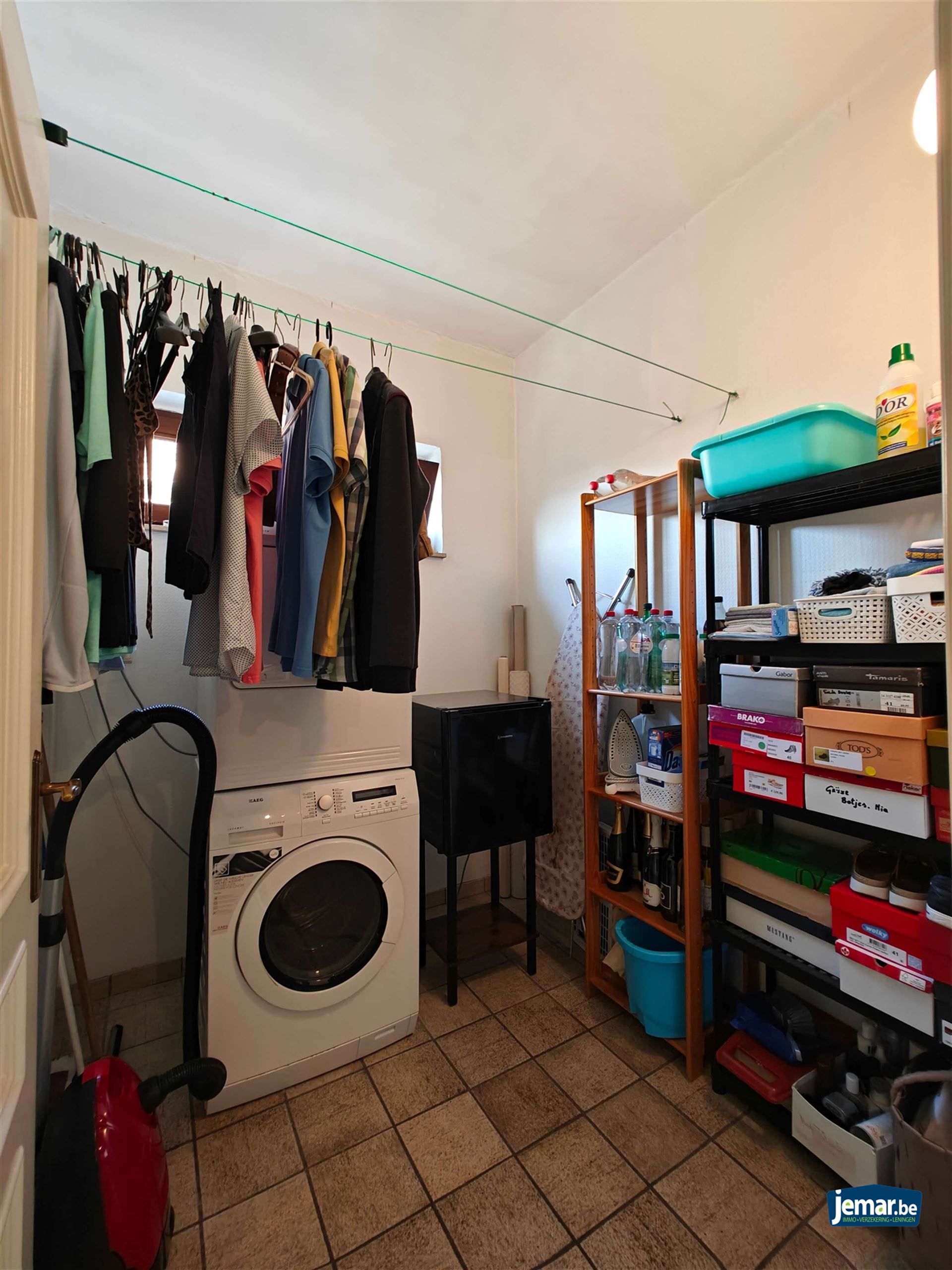 Half- open woning met 4 slaapkamers en apart garage foto 15