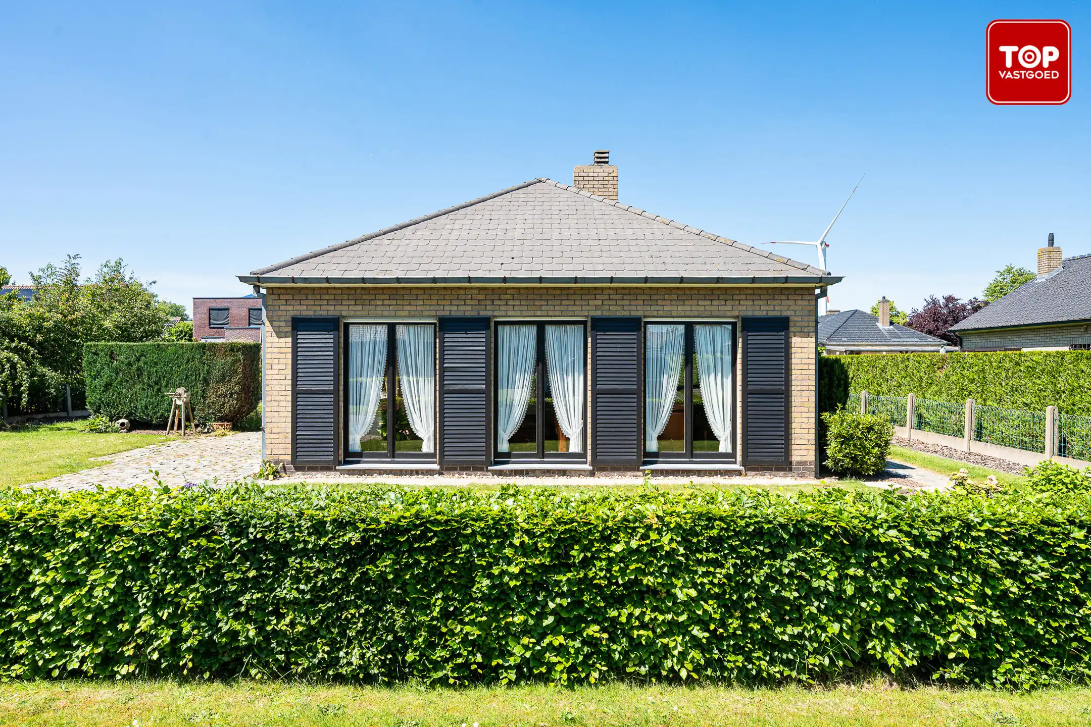 Op te frissen bungalow met 3 ruime slaapkamers en een zonnige tuin van circa 500 m² foto 24