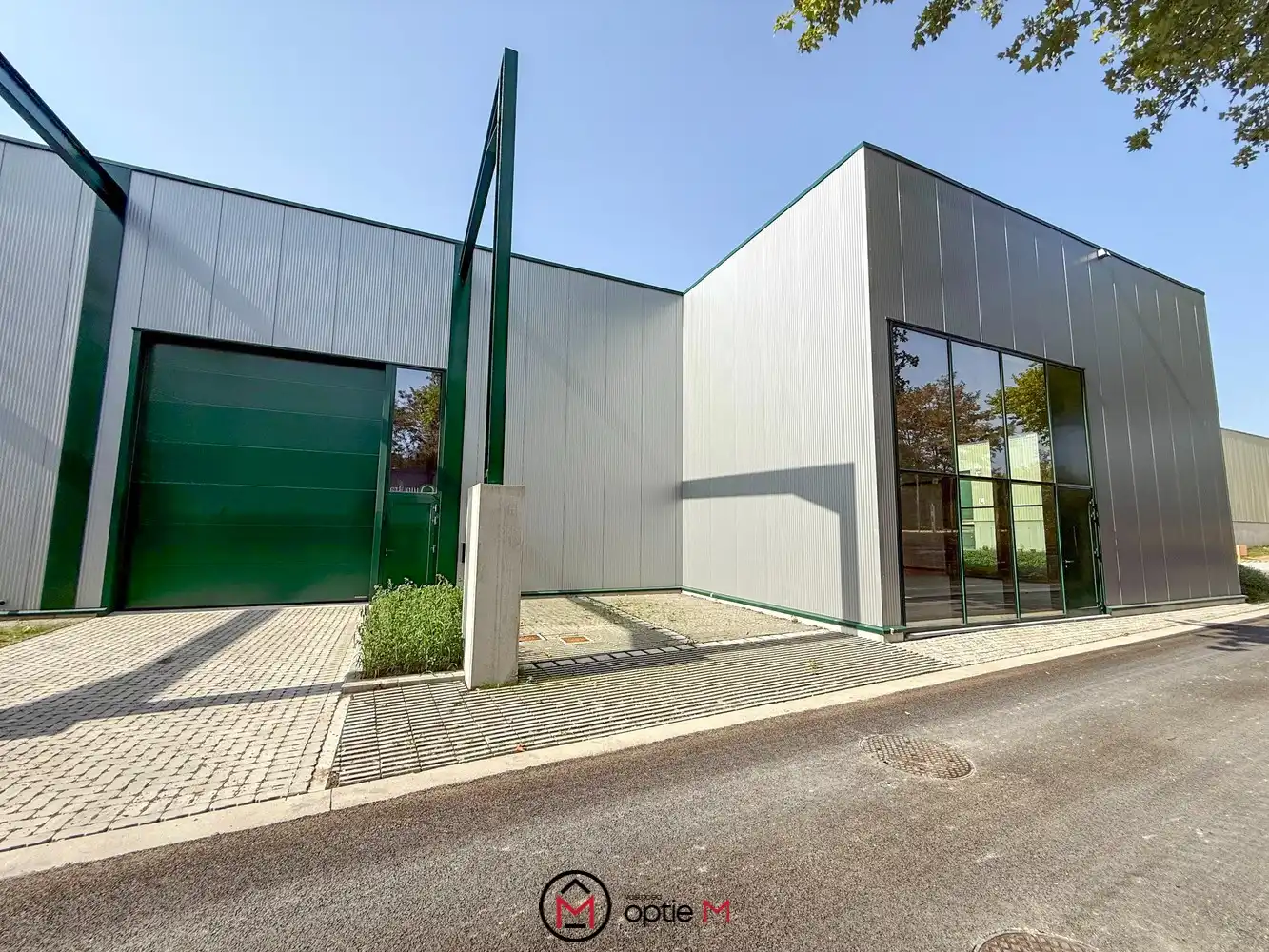 Nieuwbouw KMO-unit met mogelijkheid voor showroom/kantoren foto 2