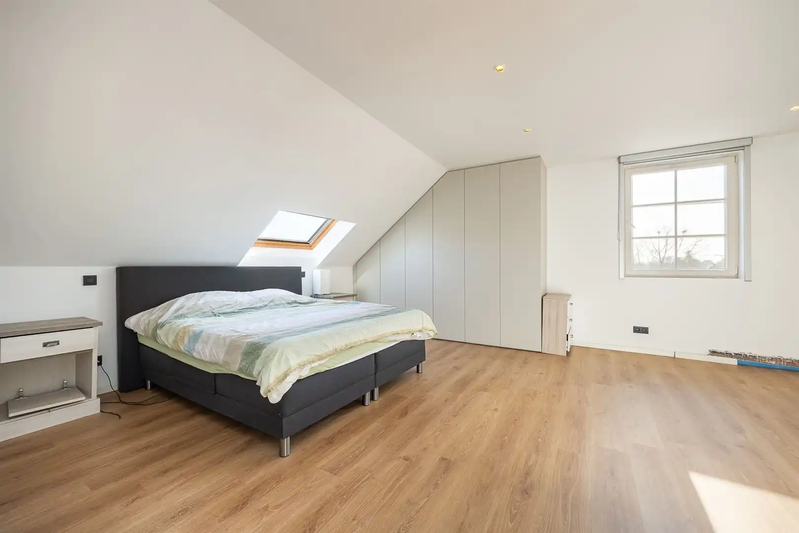 Ruime instapklare woning met 4 slaapkamers! foto 16