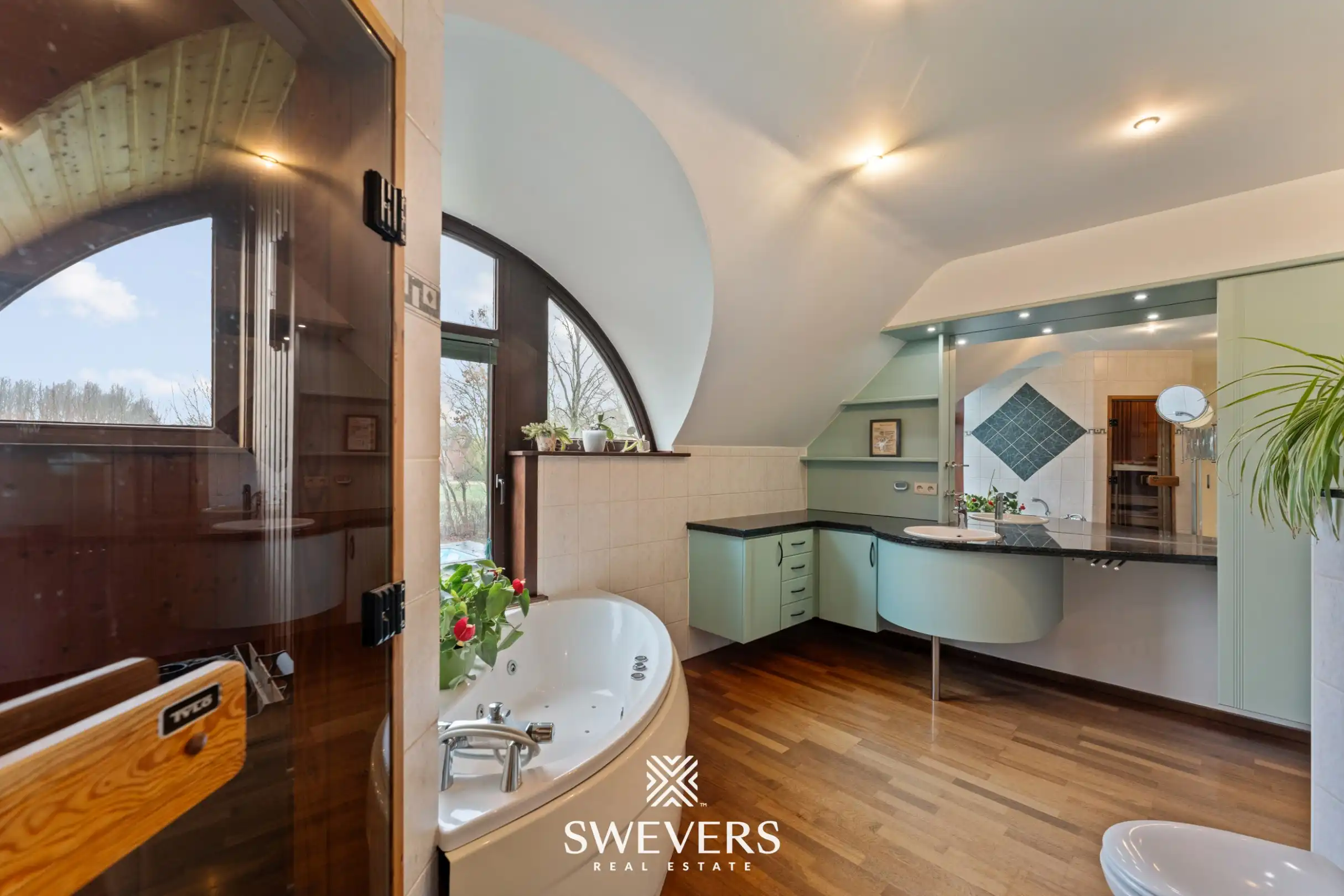 Royale woning met zwembad en 5 slaapkamers foto 15