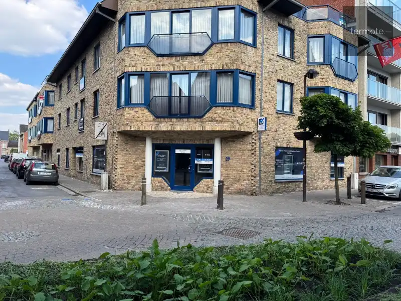 handelspand op topligging foto {{pictureIndex}}