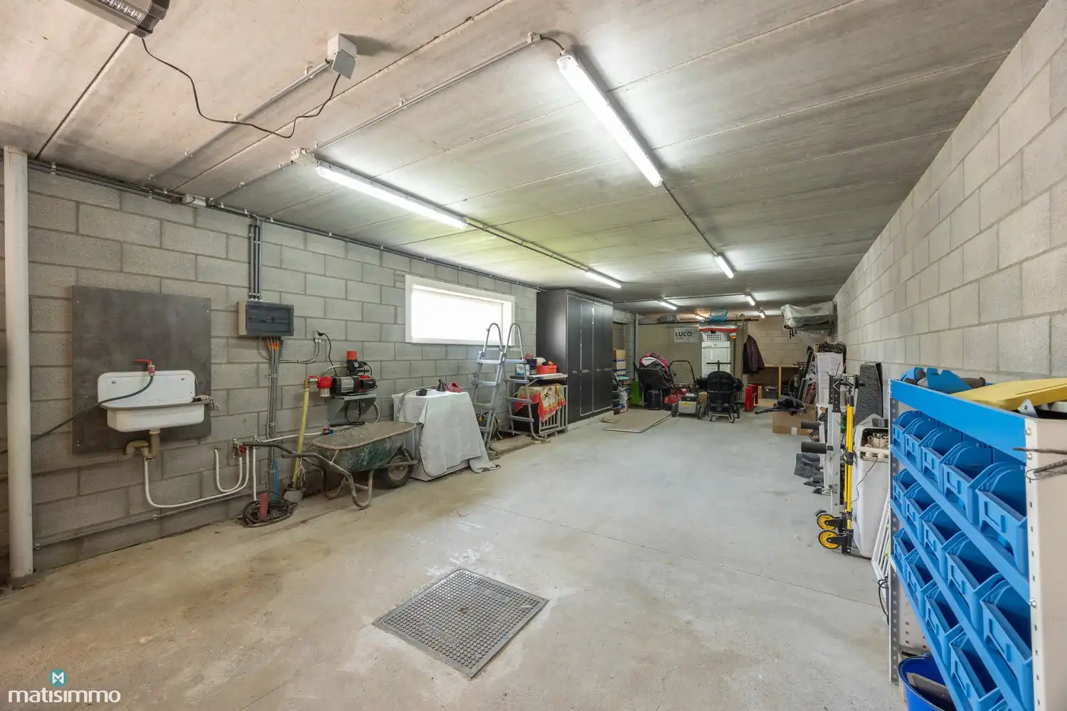 GROTENDEELS GERENOVEERDE EN ENERGIEZUINIGE GEZINSWONING MET ZUIDGERICHTE TUIN VAN 832M² EN GARAGE VAN 73 M² foto 24