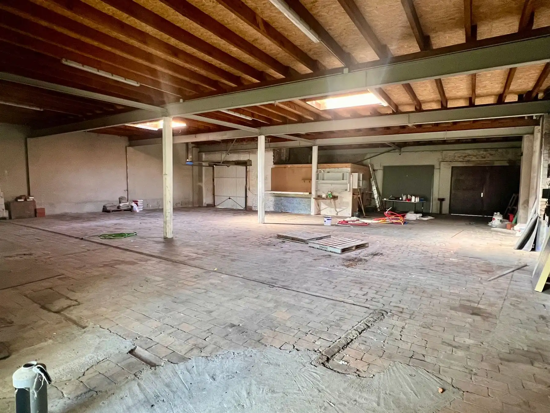 Atelier met tuin en buitenruimte foto 3