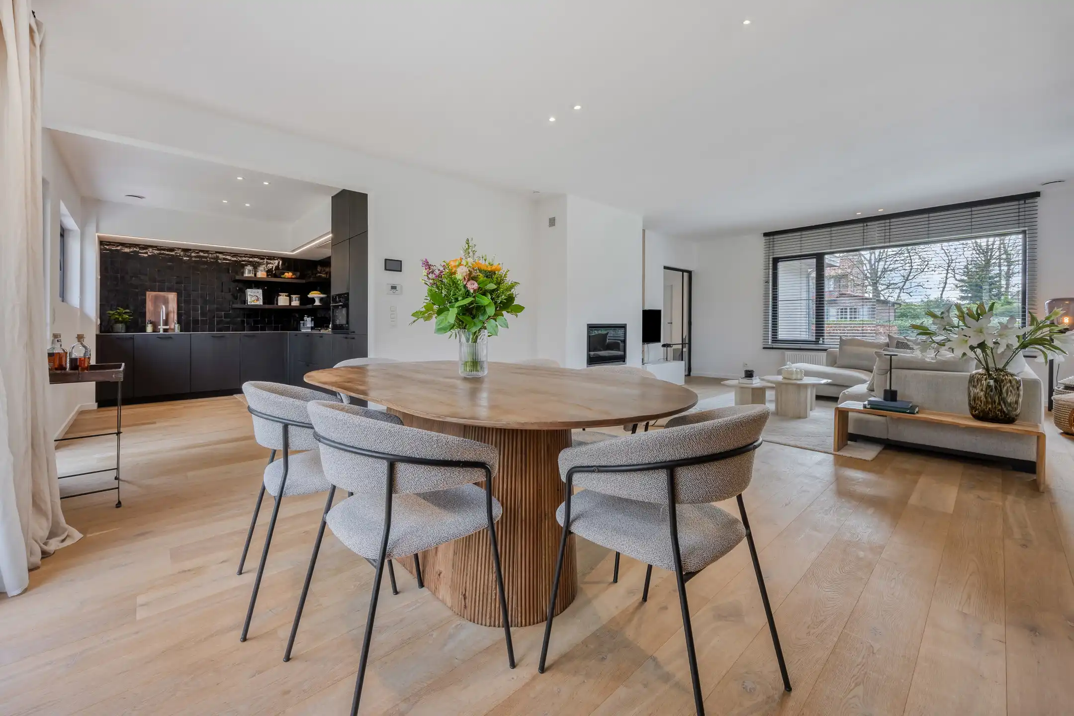 Instapklare gelijkvloerse woning bij kasteel ’s-Gravenwezel foto {{pictureIndex}}