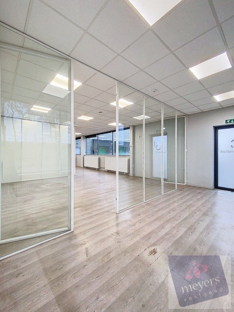 Multifunctioneel bedrijfsgebouw van 3.400 m² in Bocholt foto 17