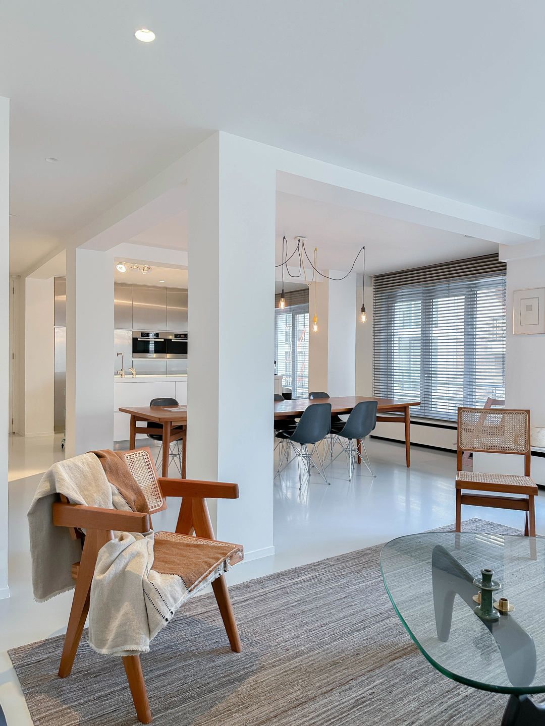 Hedendaags smaakvol ingericht HOEKAPPARTEMENT met loftgevoel foto 5