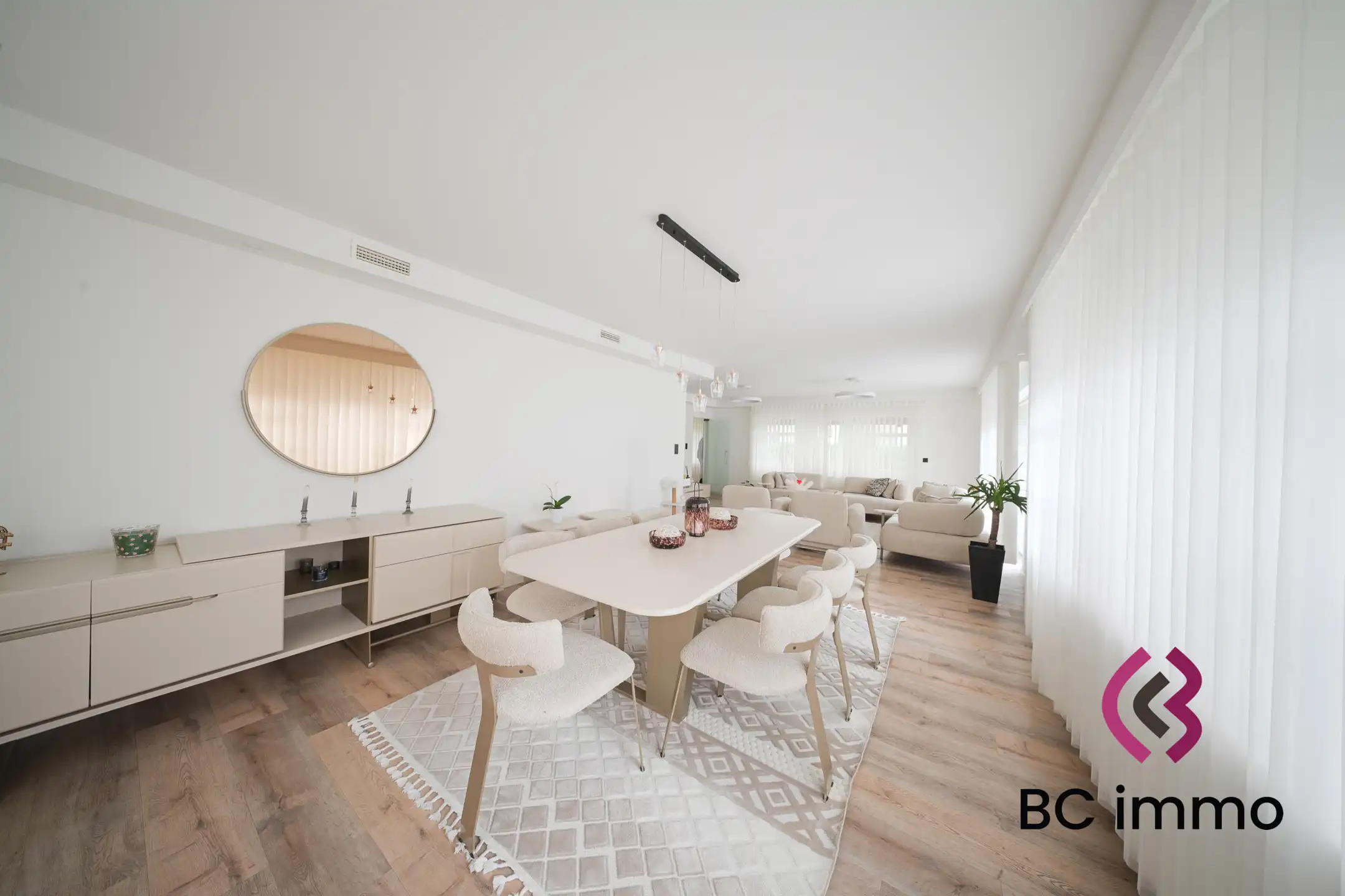 Statige villa met 5 slaapkamers op ruim hoekperceel en uitstekende zichtlocatie in Genk foto 29