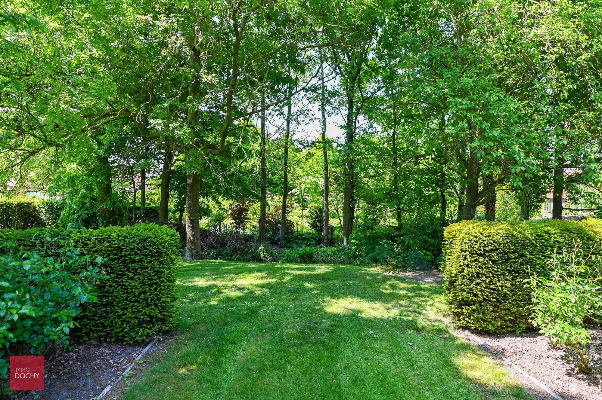 Architectenvilla met mooie tuin foto 7