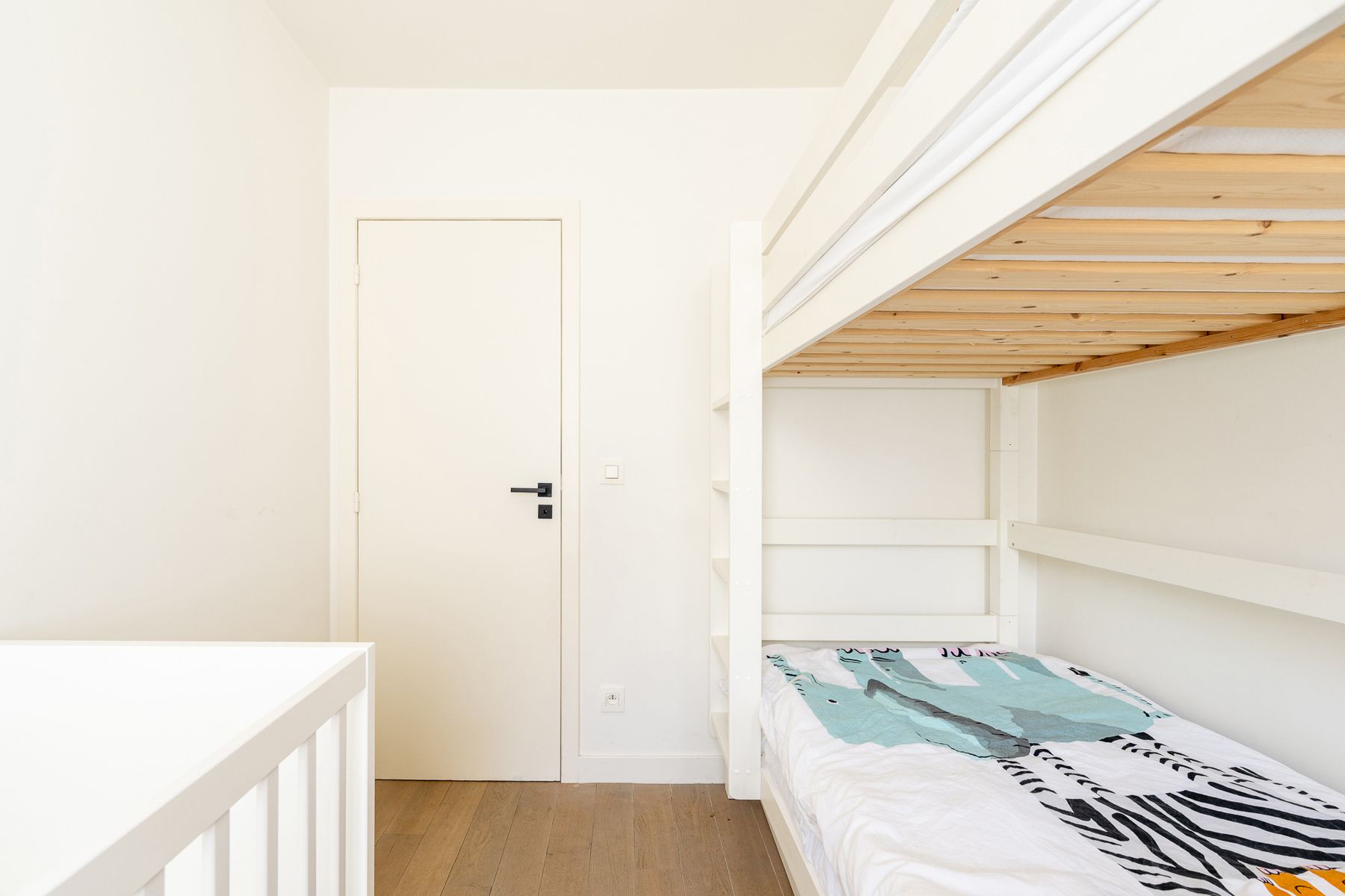 Ruim appartement op een uitstekende locatie foto 15