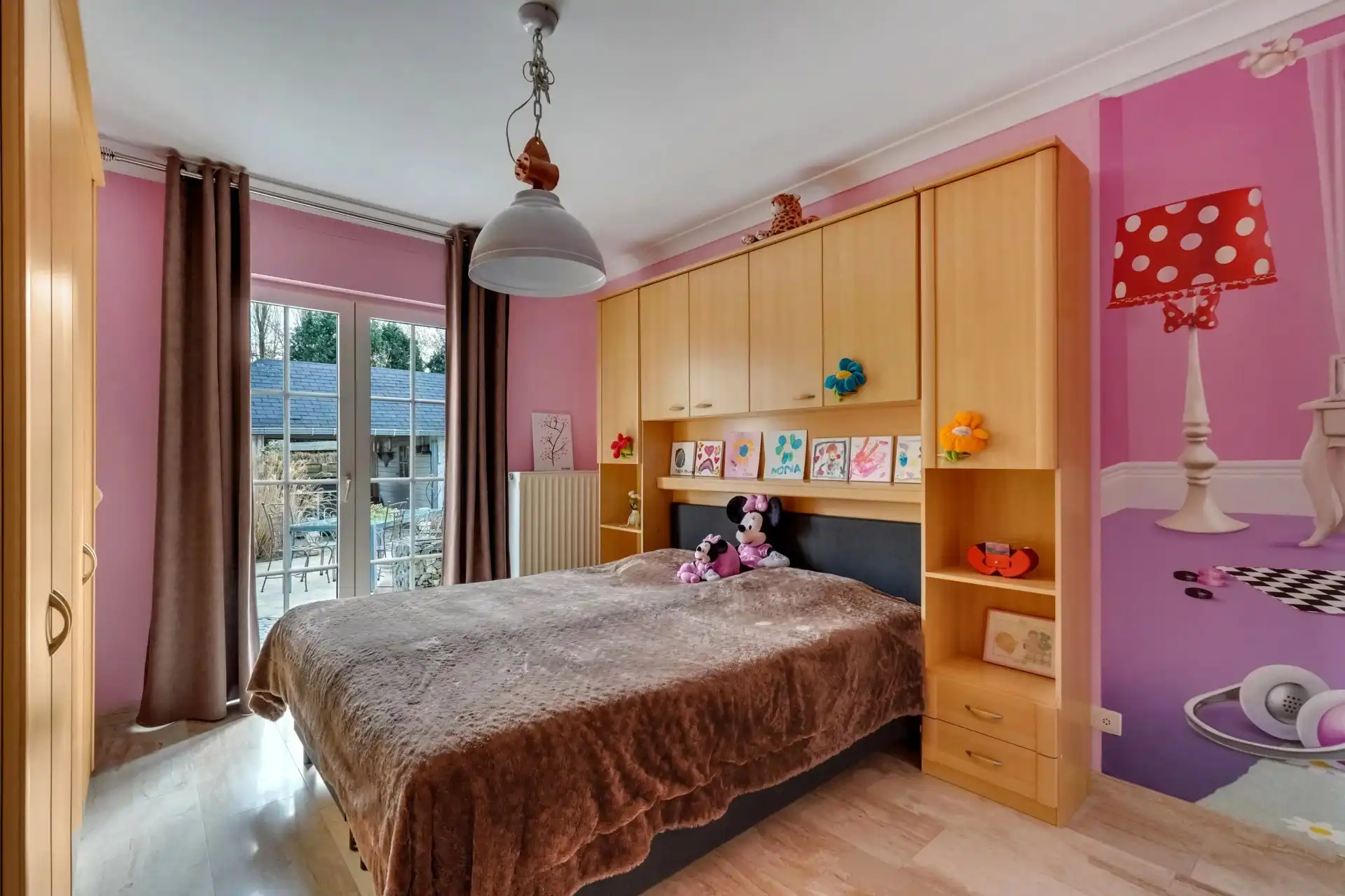 Ruime villa op een goede locatie foto 14