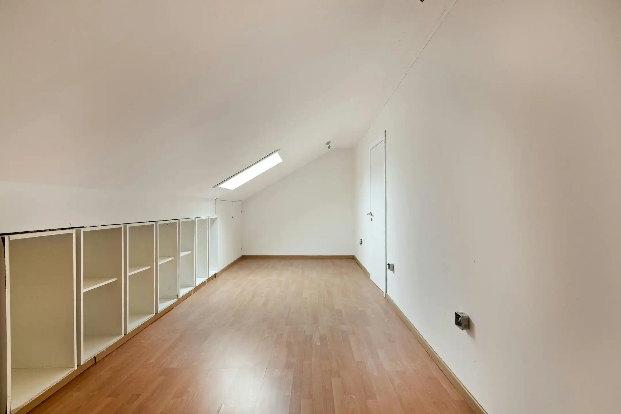 Ruime gezinswoning met tal van opties in Oostwinkel foto 11