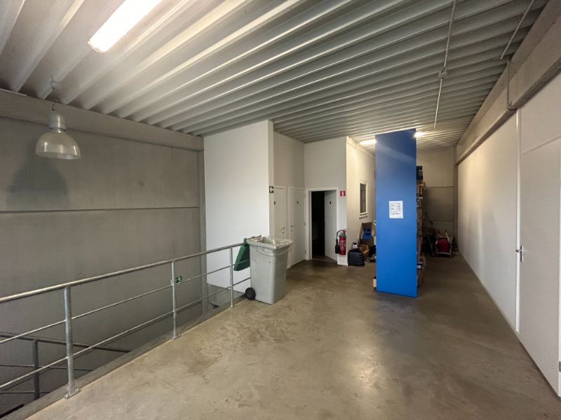 Moderne KMO-unit met magazijn en kantoorruimte in Mariakerke foto 13