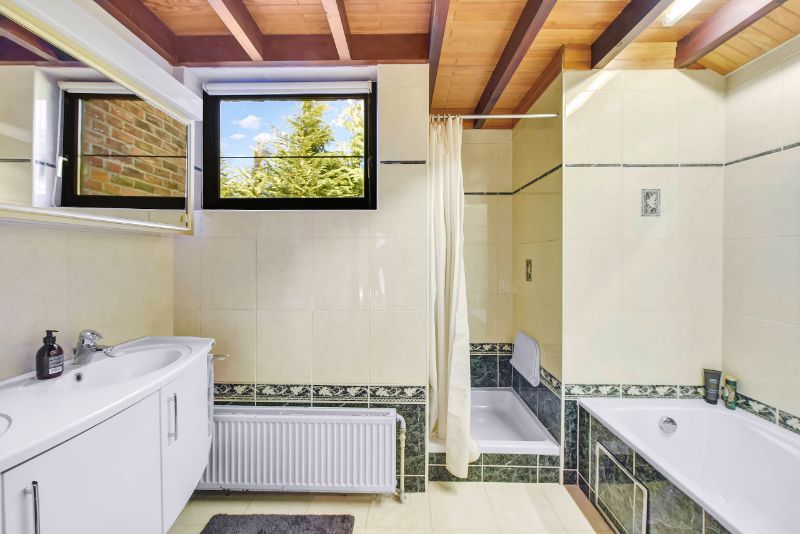 Zeer rustig gelegen villa van 245m² in moderne stijl op 14 are palende aan golfdomein foto 21