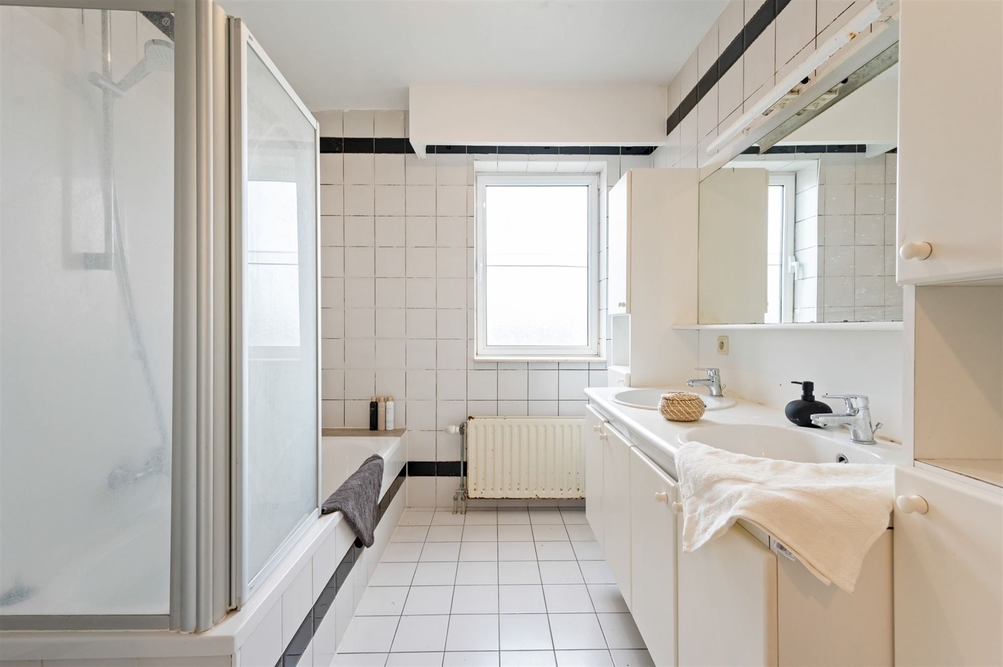 Opbrengsteigendom - 2 appartementen + handelspand te Lier foto 7