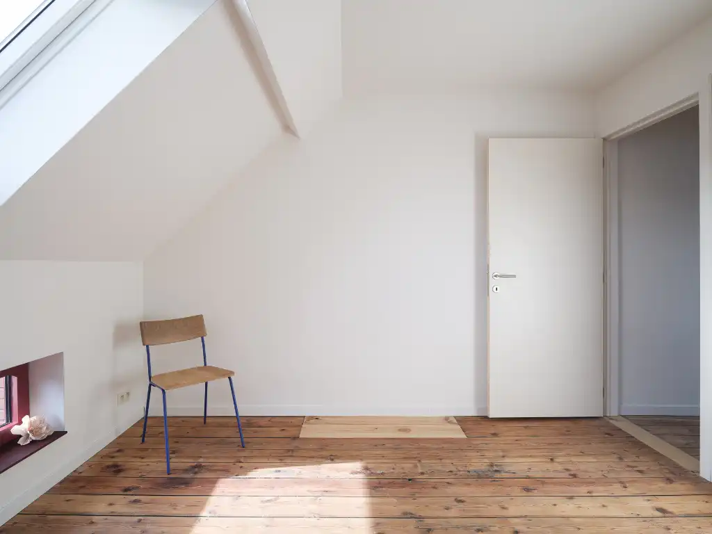 Architecturaal gerenoveerde, compacte woning met stadskoer naar de hand van ‘Hanne & Sam Architecten’ met 2 volwaardige slaapkamers op een boogscheut van Gent. foto 17