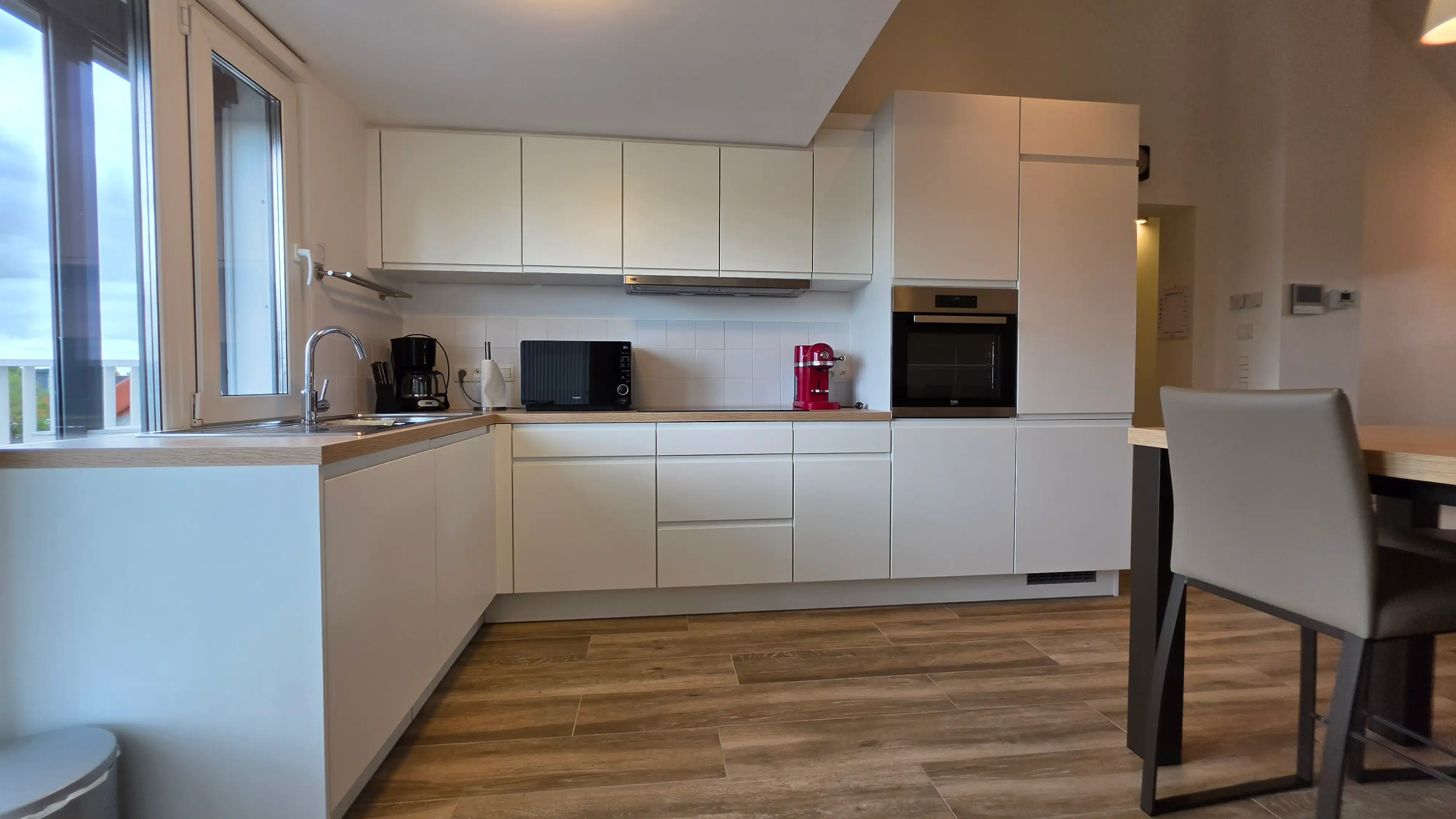 Luxueus twee slaapkamer app, terras, bureel, unieke ligging foto 10