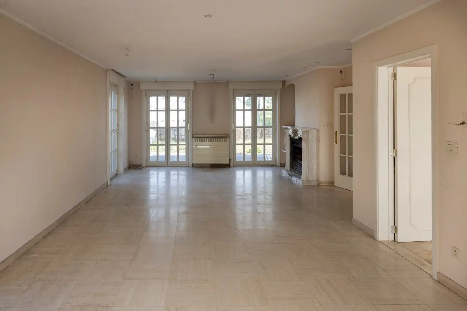 Te renoveren villa op perceel van 2.433 m². foto 3