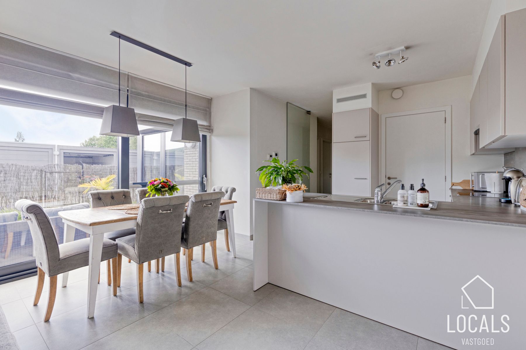 Recent gelijkvloers appartement op topligging in Outer foto 7