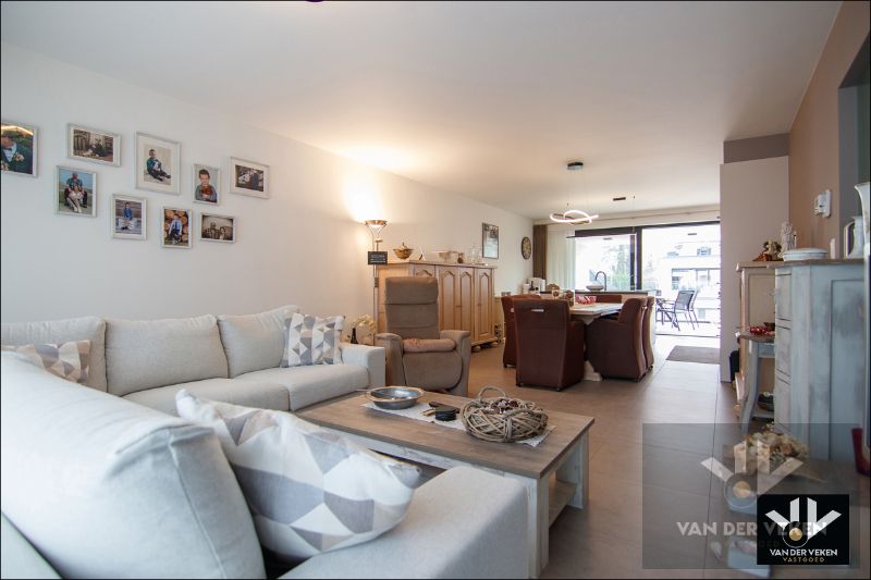 Stijlvol en energiezuinig wonen in het hart van Haspengouw (Kortessem)! Prachtig nieuwbouwappartement met 2 slaapkamers en een ruim, overdekt terras op zeer centrale en rustige locatie! foto 5