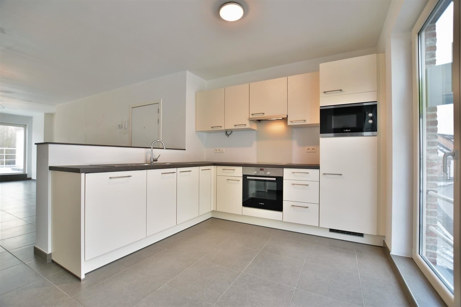 Instapklaar recent appartement met 2 slps en terras foto 5