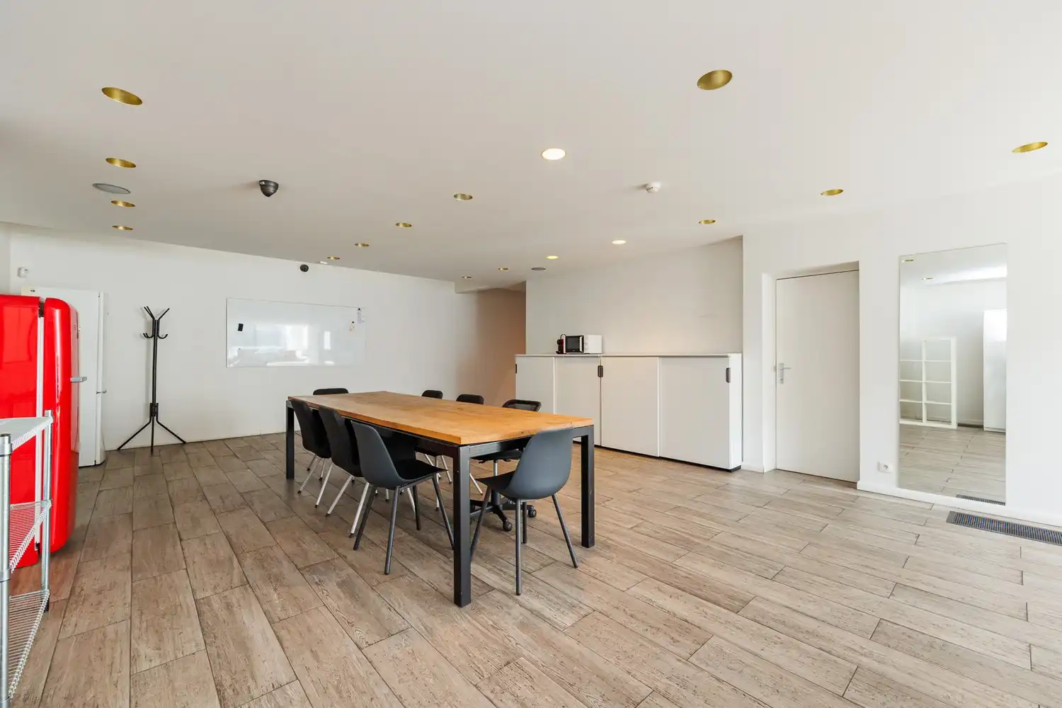 Zeer ruim handelspand van 341 m² in hartje Antwerpen! foto 9