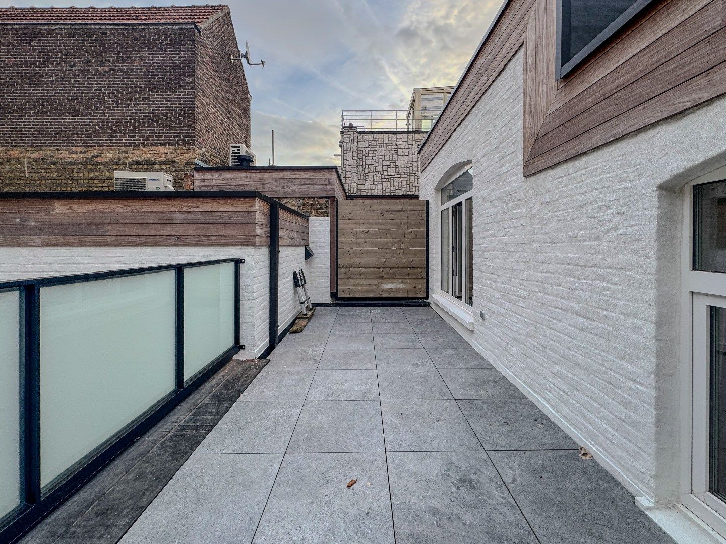 Ruim appartement met 2 slaapkamers en terras in het centrum. foto 30