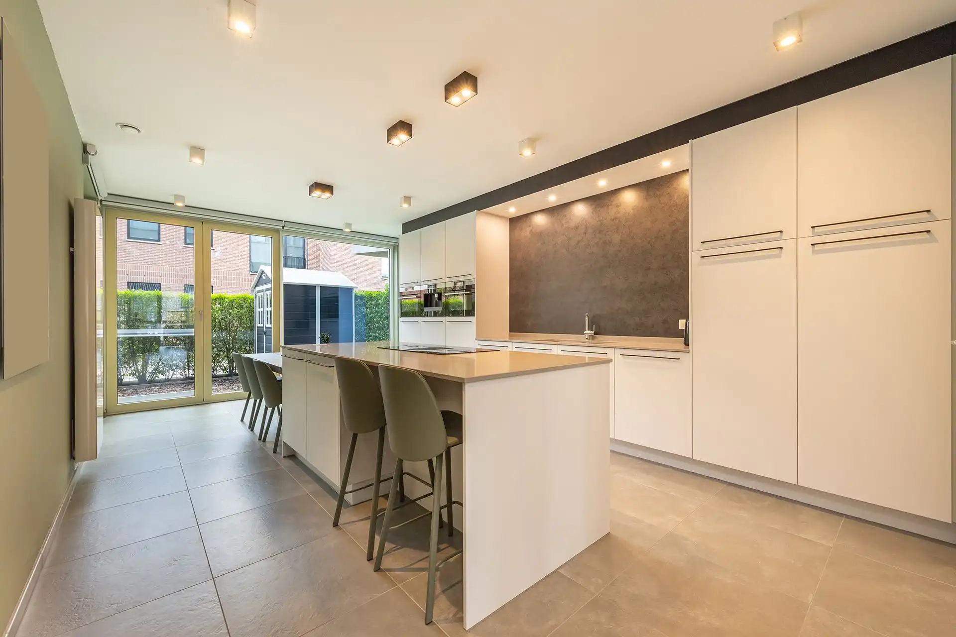 Gelijkvloers wonen in groene en autoluwe wijk in centrum foto 6