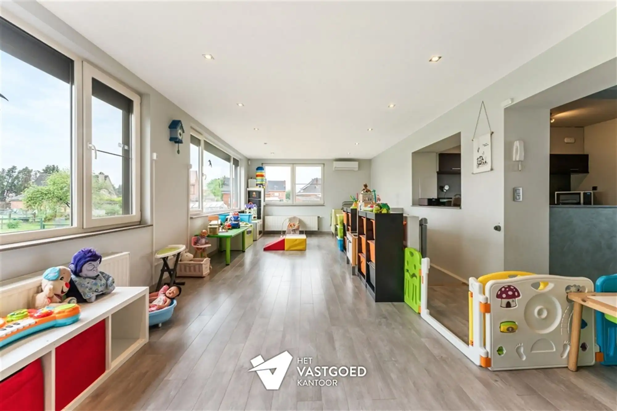 GERENOVEERDE WONING MET 4 SLAAPKAMERS GELEGEN OP EEN RUIM PERCEEL VAN 11A35CA TE SCHERPENHEUVEL foto 13
