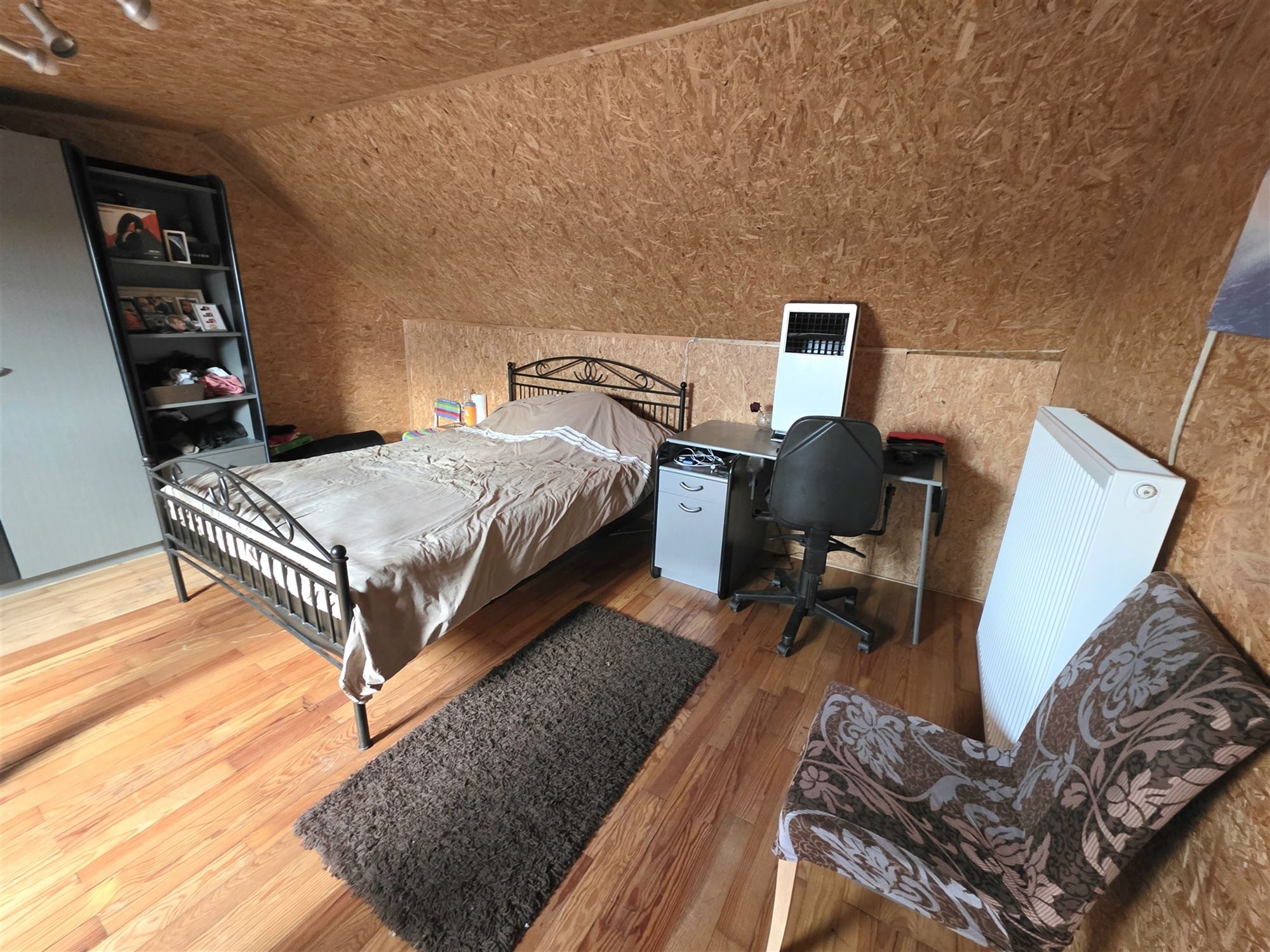 Gezinswoning met 4 slaapkamers en zonnige tuin foto 15