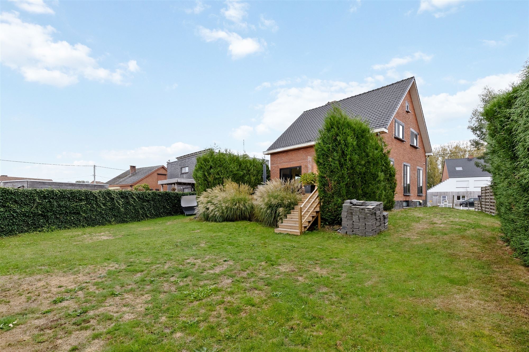 UITERST KNAP GERENOVEERDE WONING MET 3 SLAAPKAMERS GELEGEN OP EEN ZONNIG GEORIËNTEERD PERCEEL TE PAAL foto 27