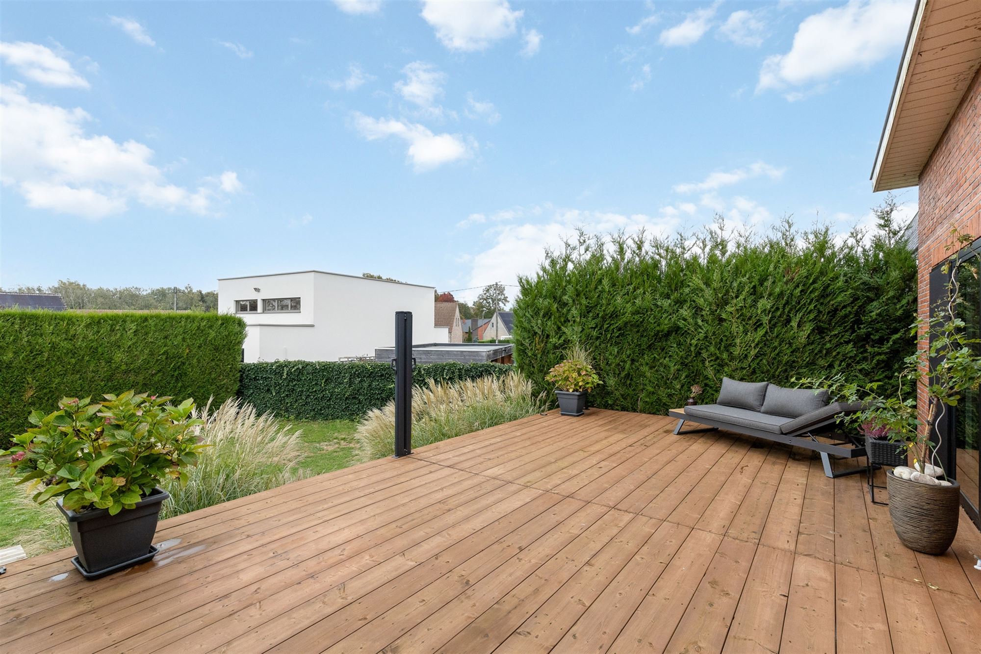 UITERST KNAP GERENOVEERDE WONING MET 3 SLAAPKAMERS GELEGEN OP EEN ZONNIG GEORIËNTEERD PERCEEL TE PAAL foto 27