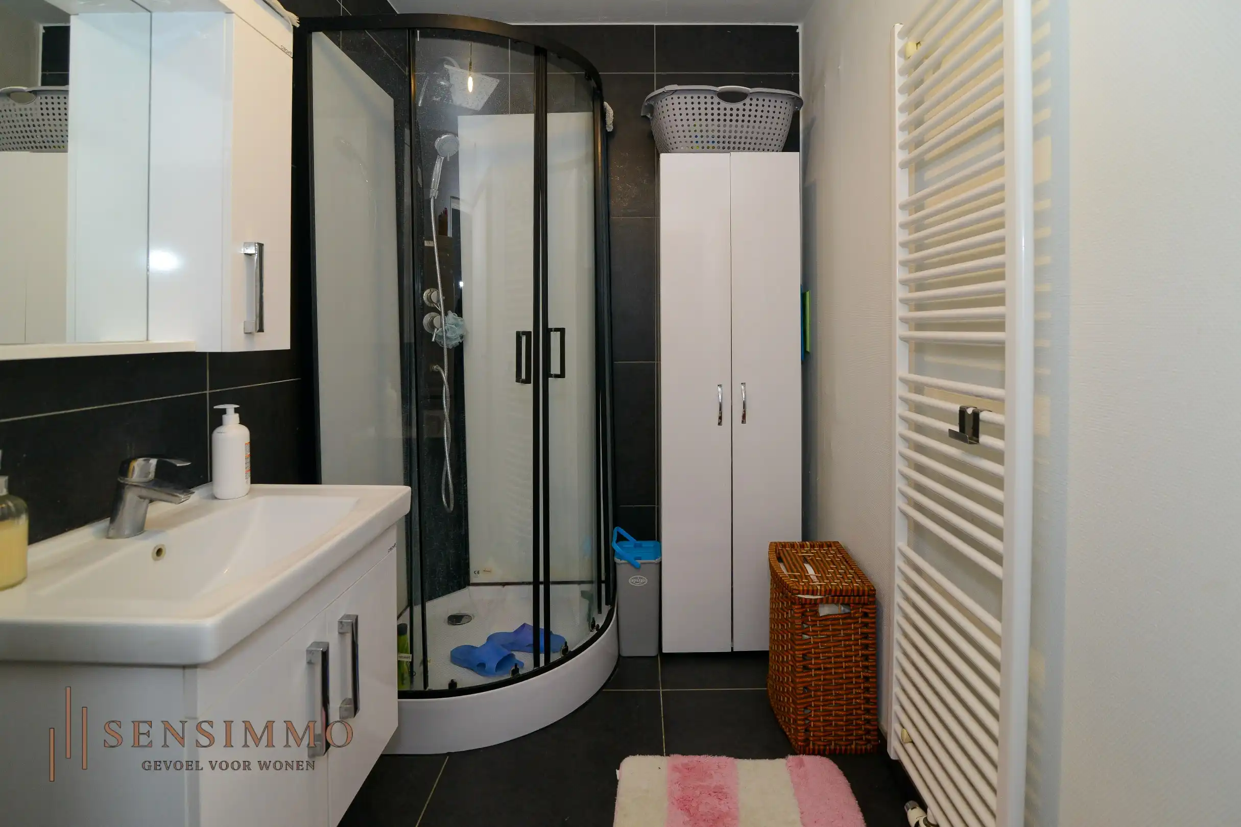 Tweeslaapkamer appartement met parking en kelderberging foto 11