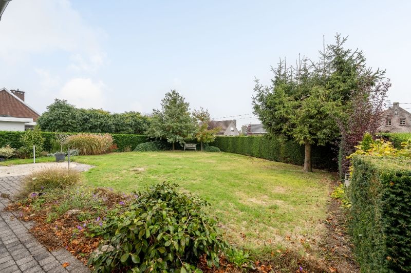 Instapklare villa met upgrade potentieel op topligging! foto 6