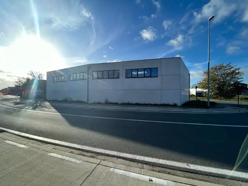 Recente KMO-unit van 246 m² op toplocatie nabij de R4 foto 9
