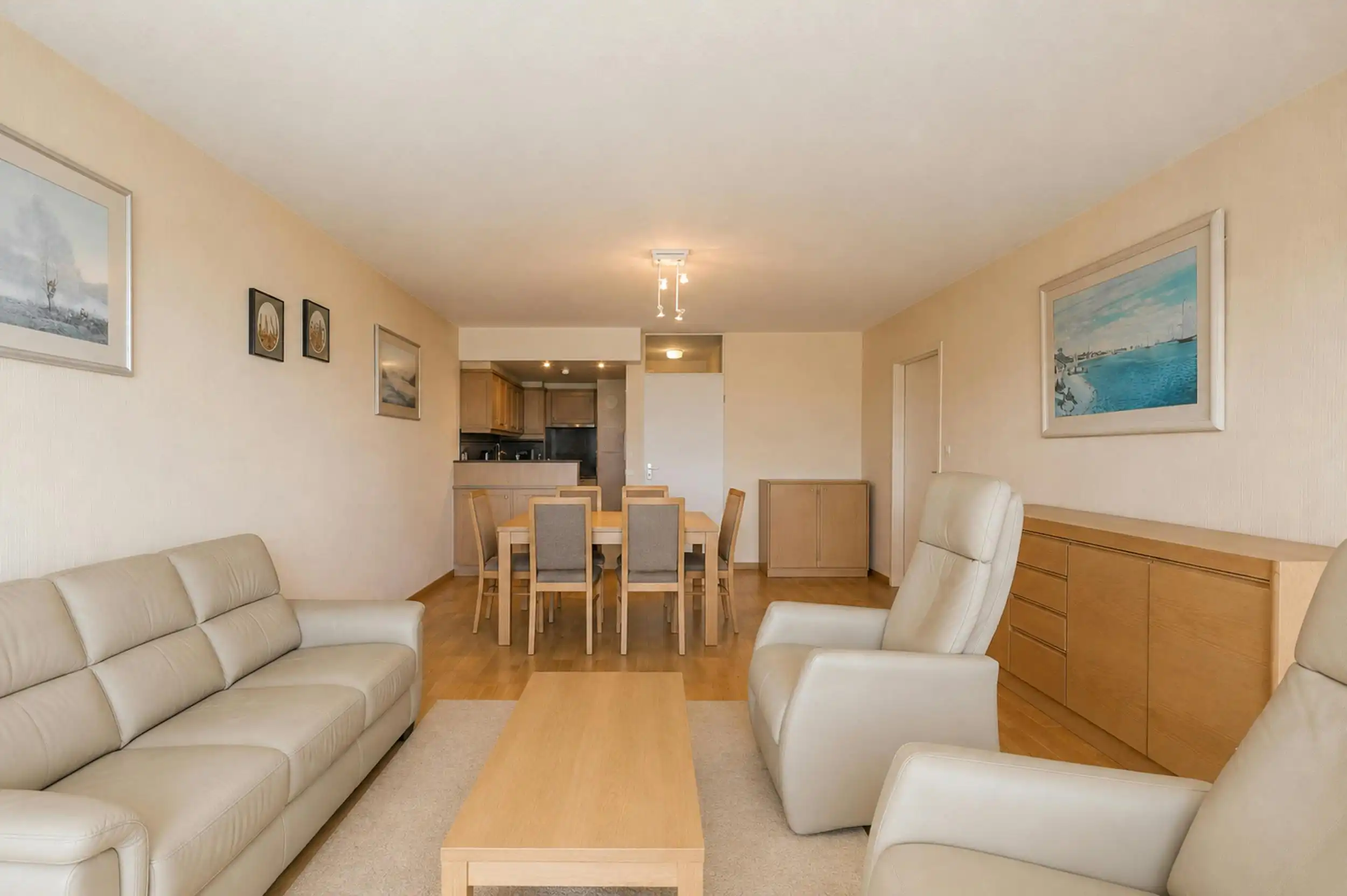 Appartement met twee slaapkamers en uniek open zicht foto 6