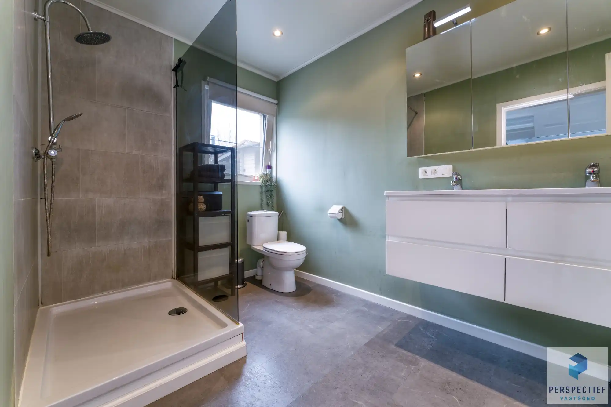 Centraal gelegen mooi gerenoveerde woning aan de Eeklose Vaart foto 20