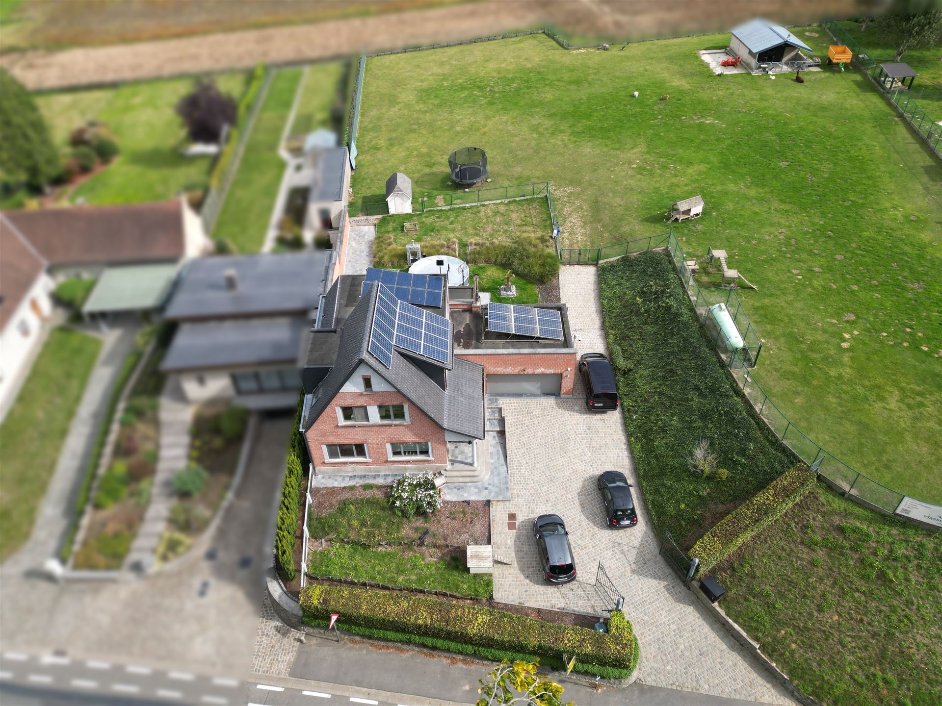 Ruime 4-slaapkamerwoning op een perceel van 48are in Parike! foto 3