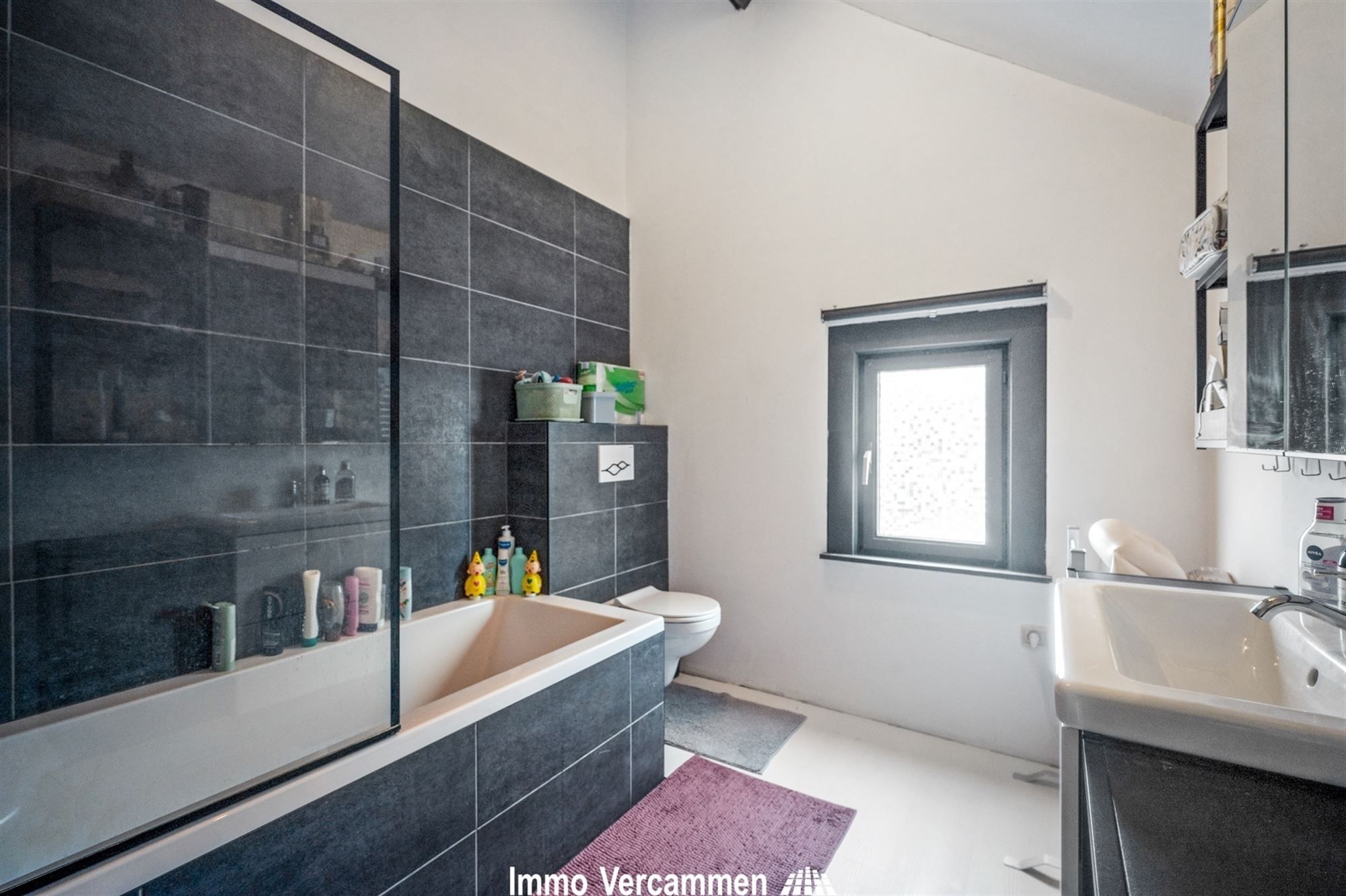 Te renoveren, charmante woning te Schriek foto 8